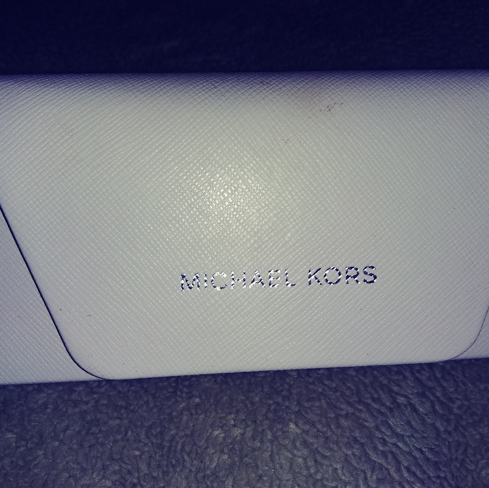 Michael Kors sun glass case